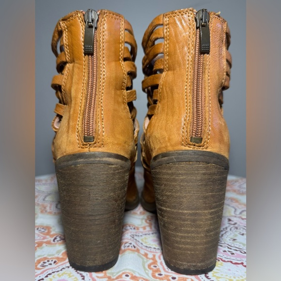 𝐅𝐑𝐄𝐄 𝐏𝐄𝐎𝐏𝐋𝐄 Boho Ankle Booties - Picture 8 of 15